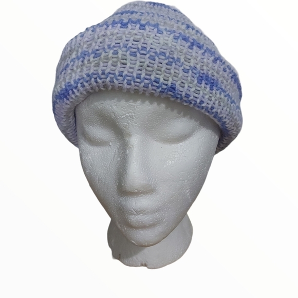 Hand Knit Beanie With Faux Fur Pom Pom Adult Size - Picture 4 of 5